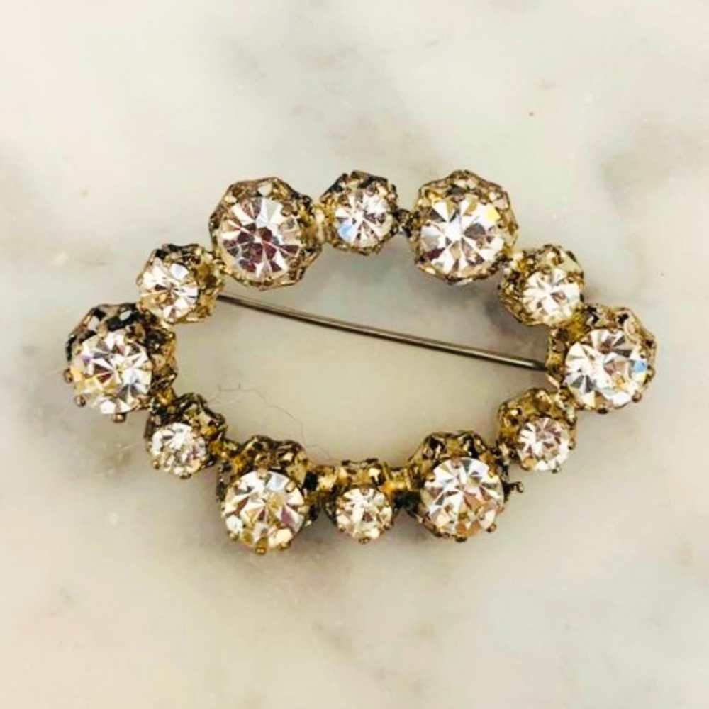 Vintage Rhinestone Oval Brooch